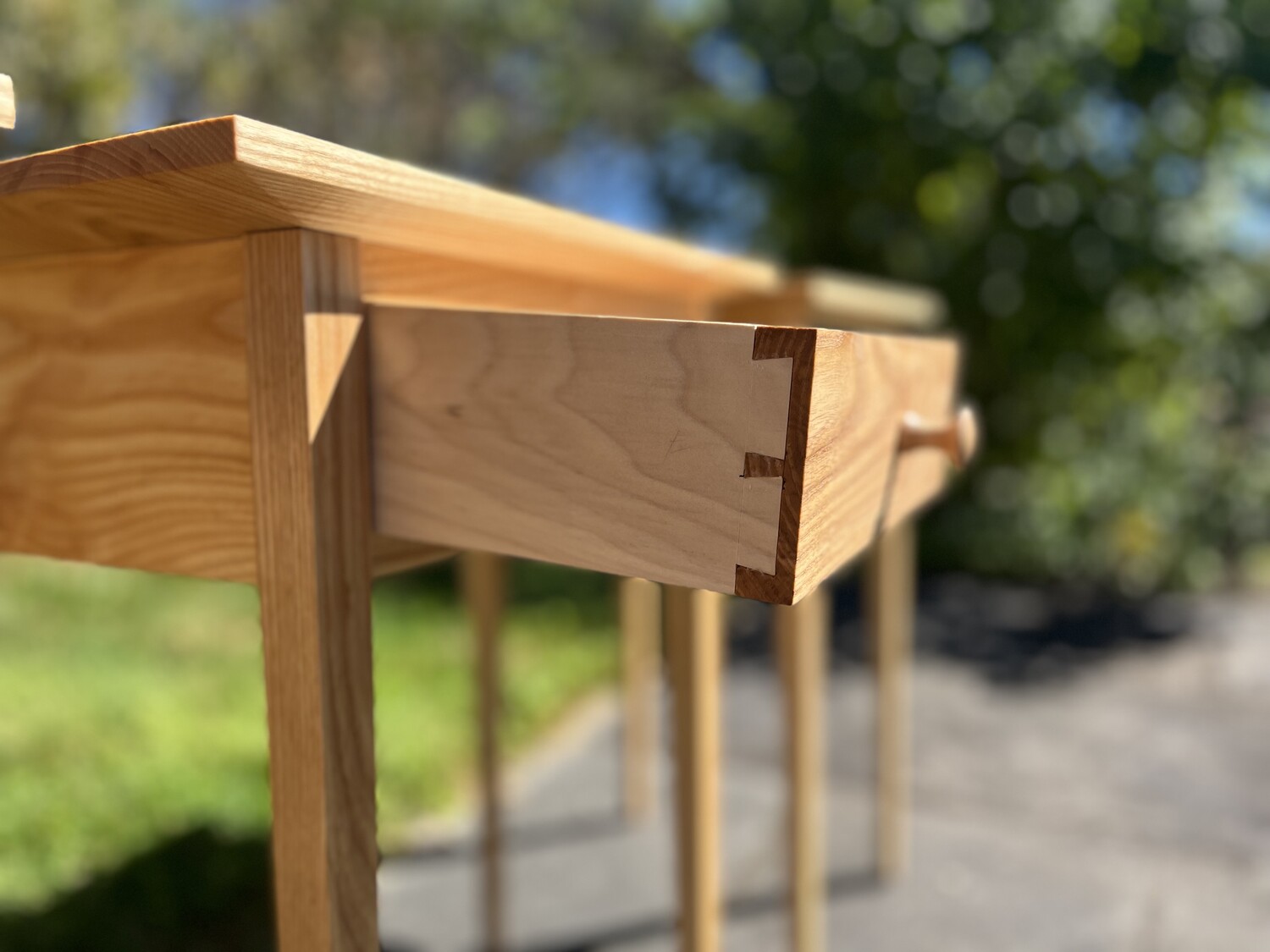 Drawer with dovetail joint